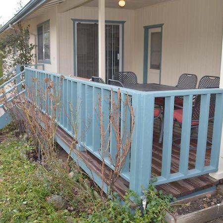 Beautiful 3 Bedroom Home Located Near Yosemite Oakhurst Eksteriør bilde